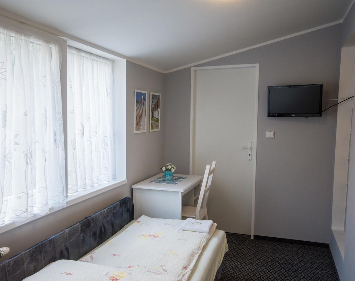 Herbenka Hotel Hustopece Luaran gambar