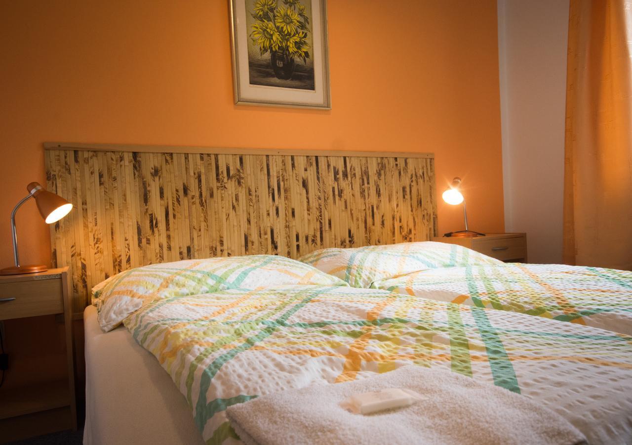 Herbenka Hotel Hustopece Luaran gambar