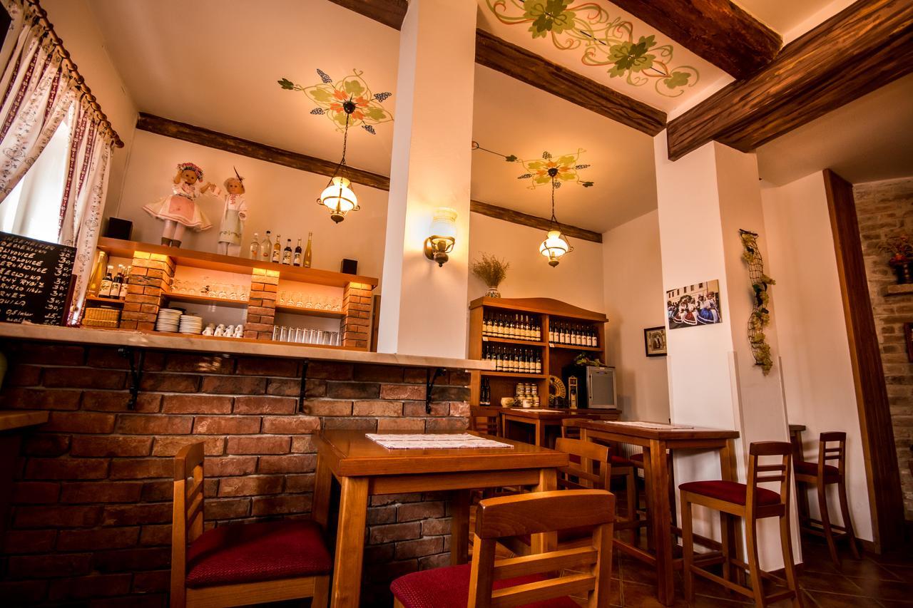 Herbenka Hotel Hustopece Luaran gambar